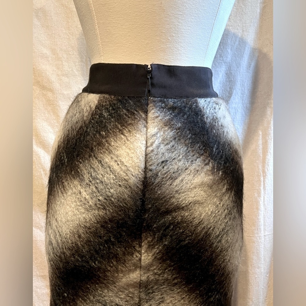 Carolina Herrera Mohair Skirt  Brown Cream Textured Pencil Size 4 - Picture 5 of 11